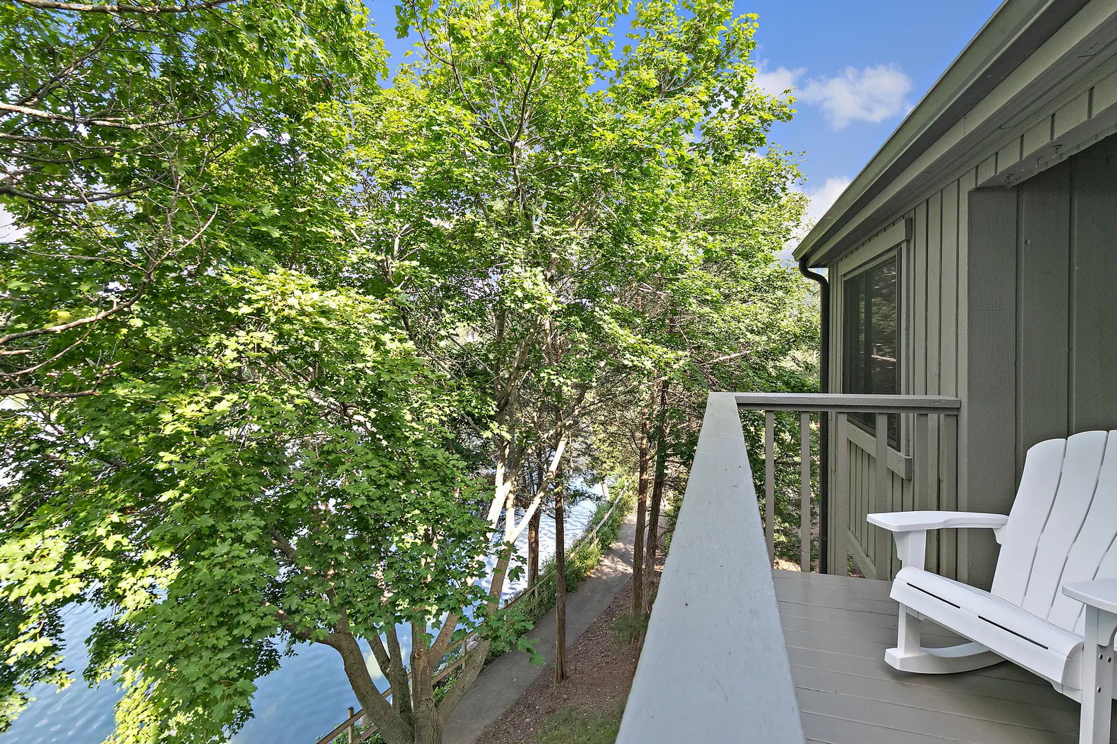 25 N Shoreline Rd, , 60010, USA 60010-Lake Barrington-IL