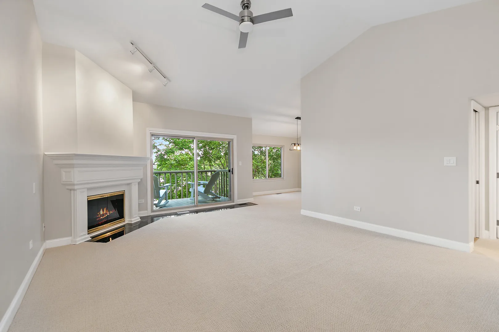 25 N Shoreline Rd, , 60010, USA 60010-Lake Barrington-IL