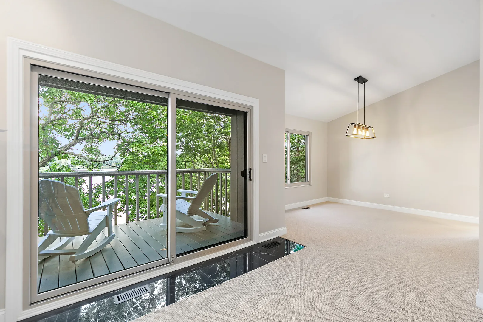25 N Shoreline Rd, , 60010, USA 60010-Lake Barrington-IL