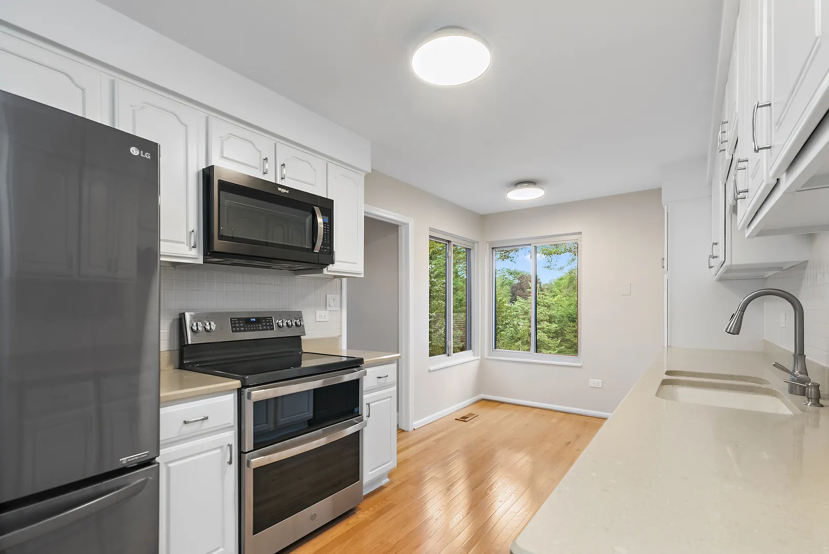 25 N Shoreline Rd, , 60010, USA 60010-Lake Barrington-IL