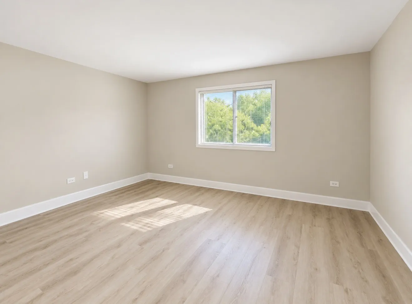 381 Oak Trails Rd, , 60016, USA 60016-Des Plaines-IL
