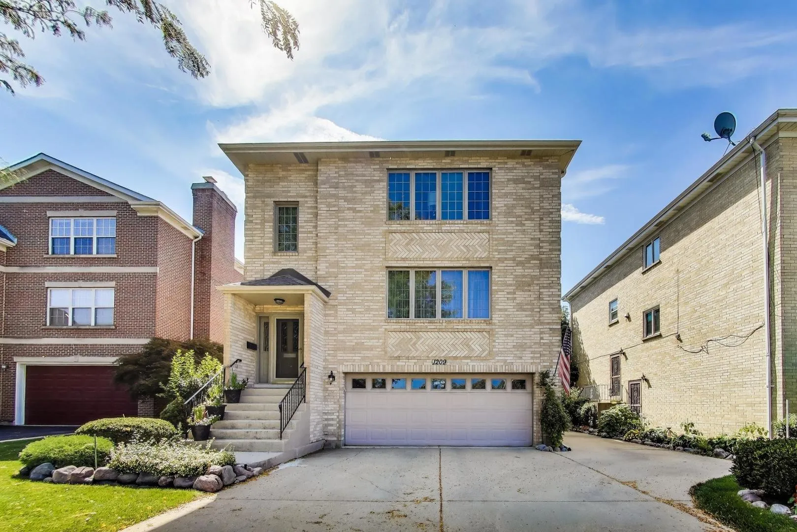 1209 E Davis St, , 60005, USA 60005-Arlington Heights-IL