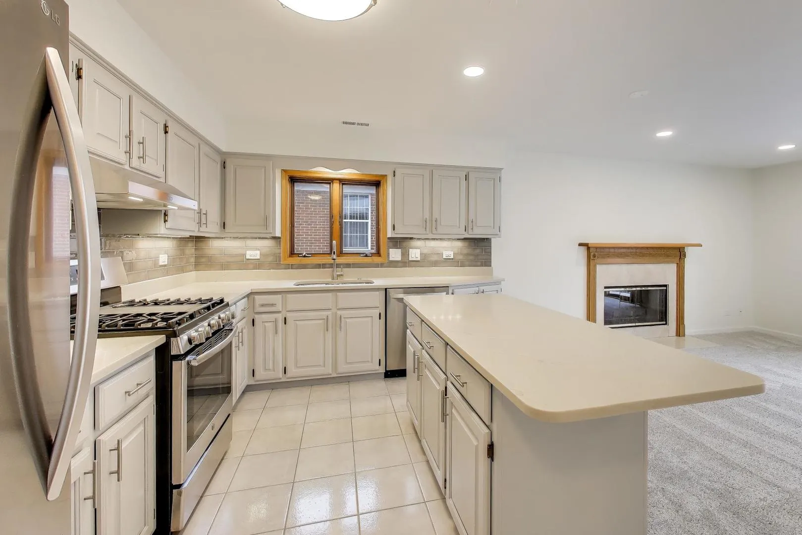 1209 E Davis St, , 60005, USA 60005-Arlington Heights-IL