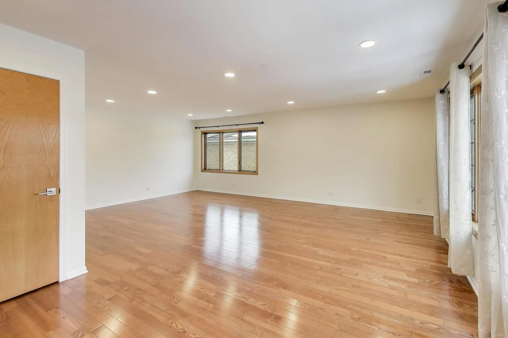 1209 E Davis St, , 60005, USA 60005-Arlington Heights-IL