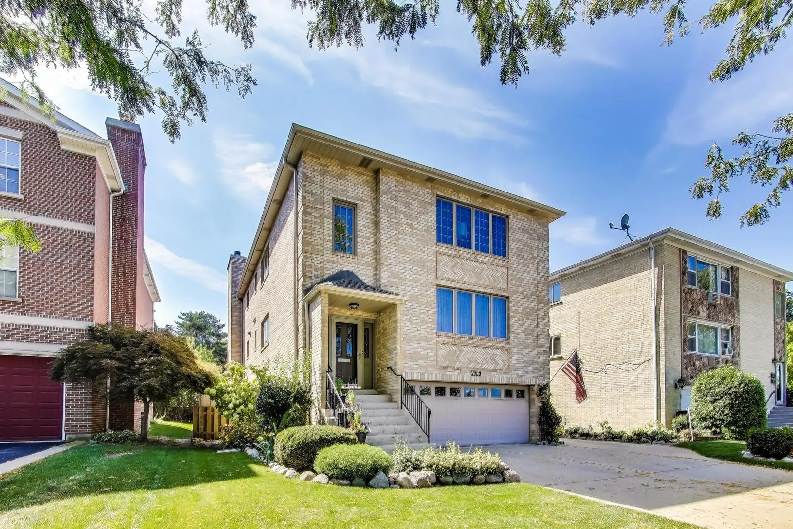 1209 E Davis St, , 60005, USA 60005-Arlington Heights-IL