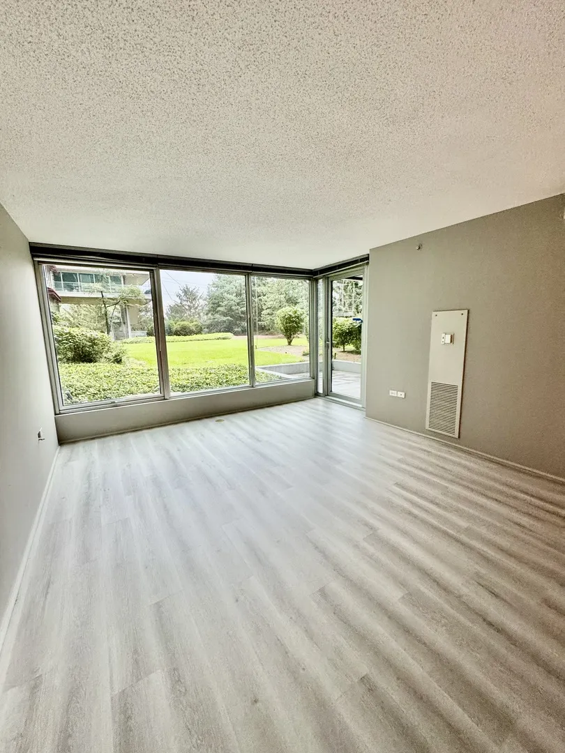 9655 Woods Dr, , 60077, USA 60077-Skokie-IL