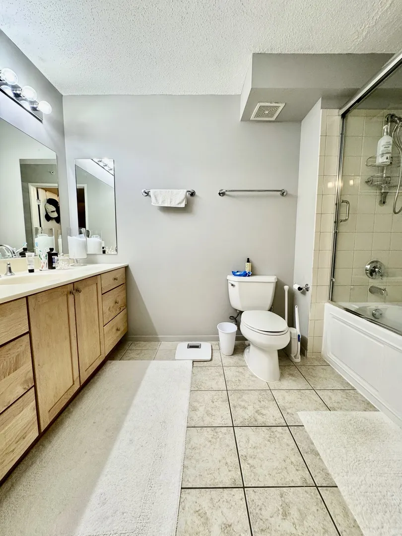 9655 Woods Dr, , 60077, USA 60077-Skokie-IL