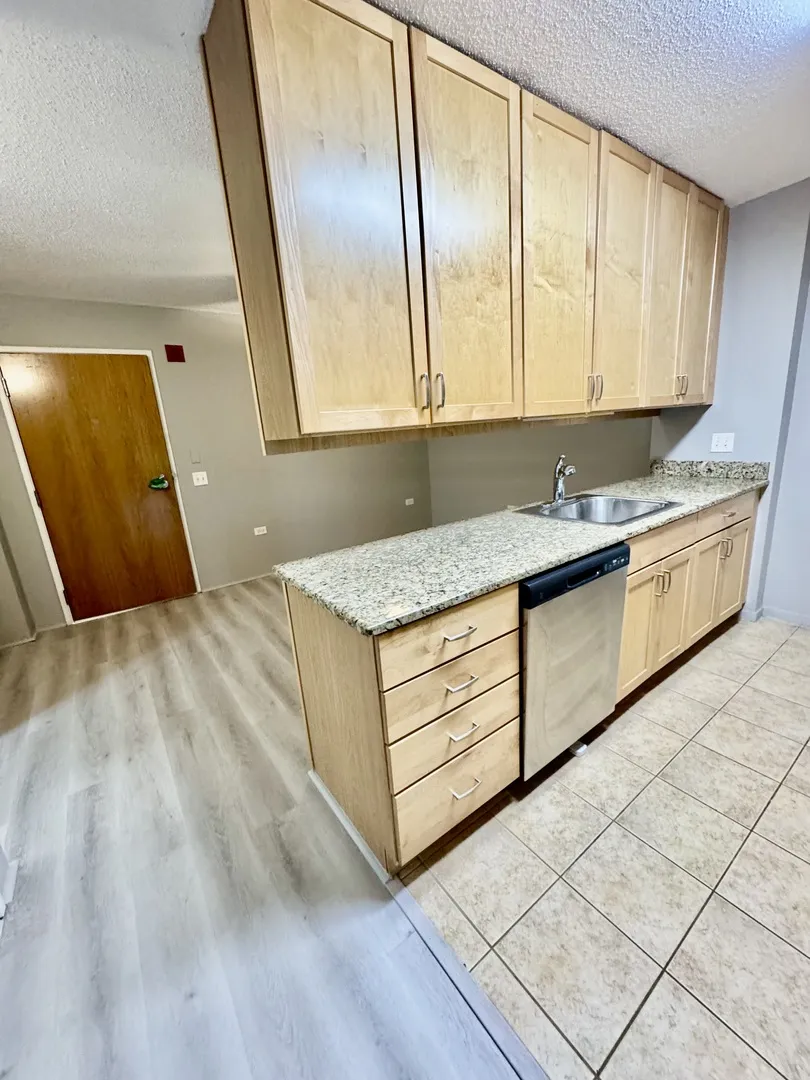 9655 Woods Dr, , 60077, USA 60077-Skokie-IL