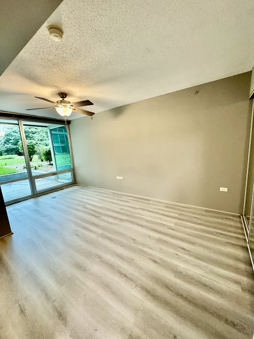 9655 Woods Dr, , 60077, USA 60077-Skokie-IL