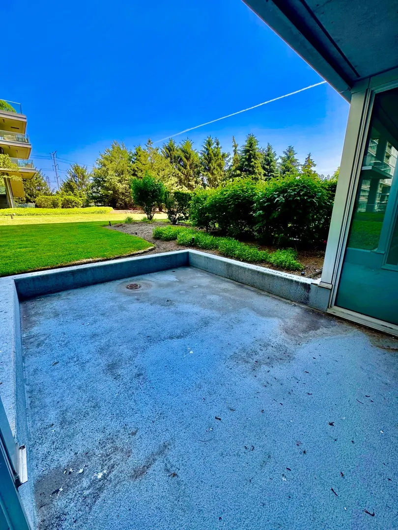 9655 Woods Dr, , 60077, USA 60077-Skokie-IL