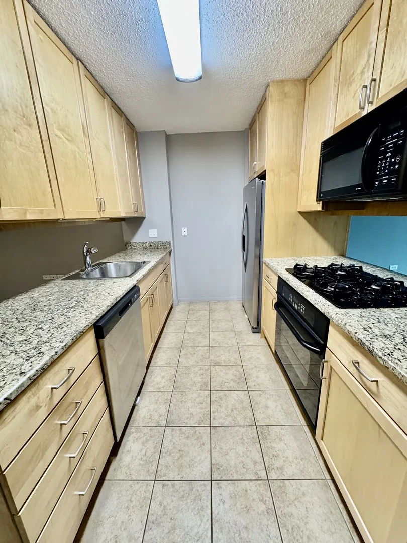 9655 Woods Dr, , 60077, USA 60077-Skokie-IL