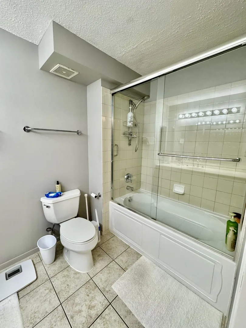 9655 Woods Dr, , 60077, USA 60077-Skokie-IL