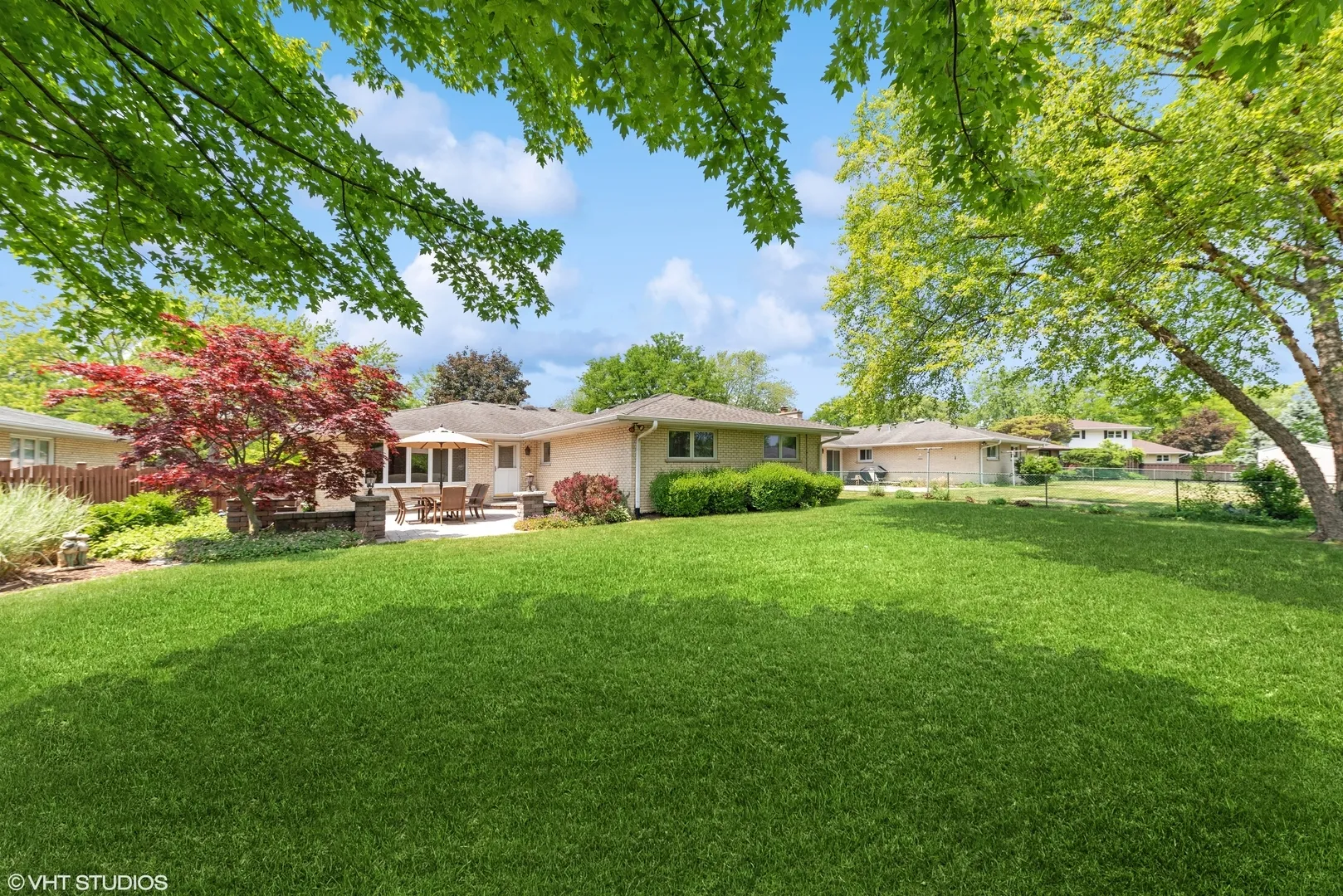 1807 N Larch Dr, Mt Prospect,  60056, USA 60056-Mount Prospect-IL