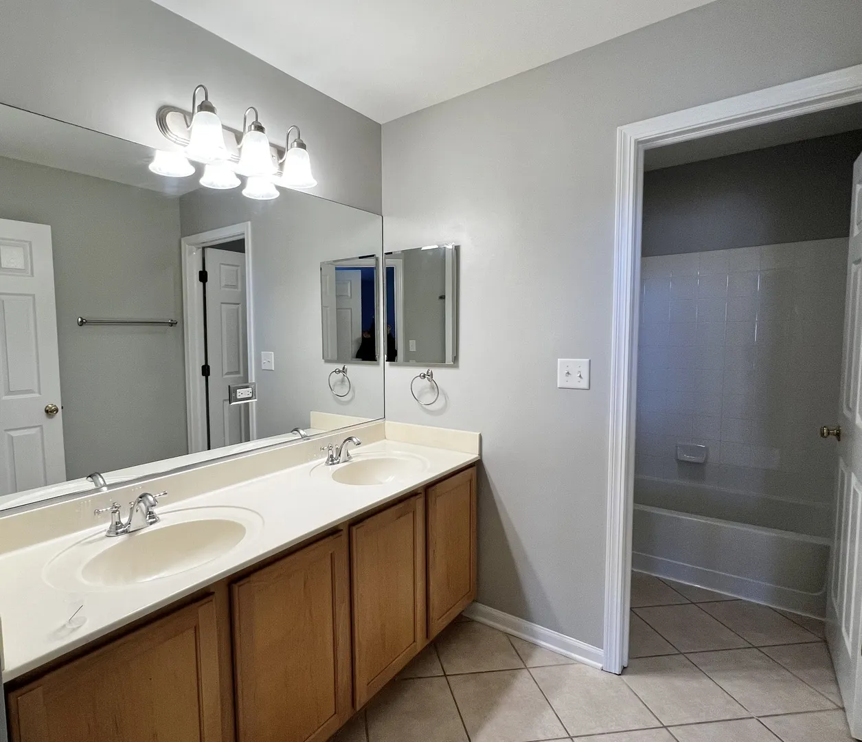2936 Kentshire Cir, ,  60564, USA 60564-Naperville-IL