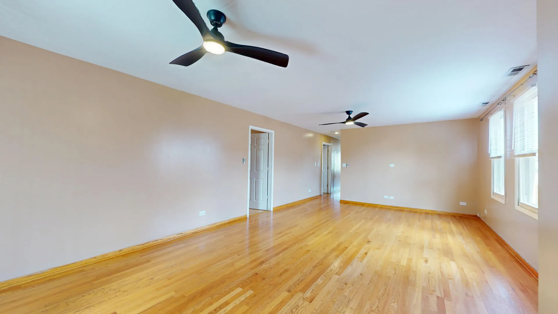 5242 W Roscoe St, , 60641, USA 60641-Chicago-IL