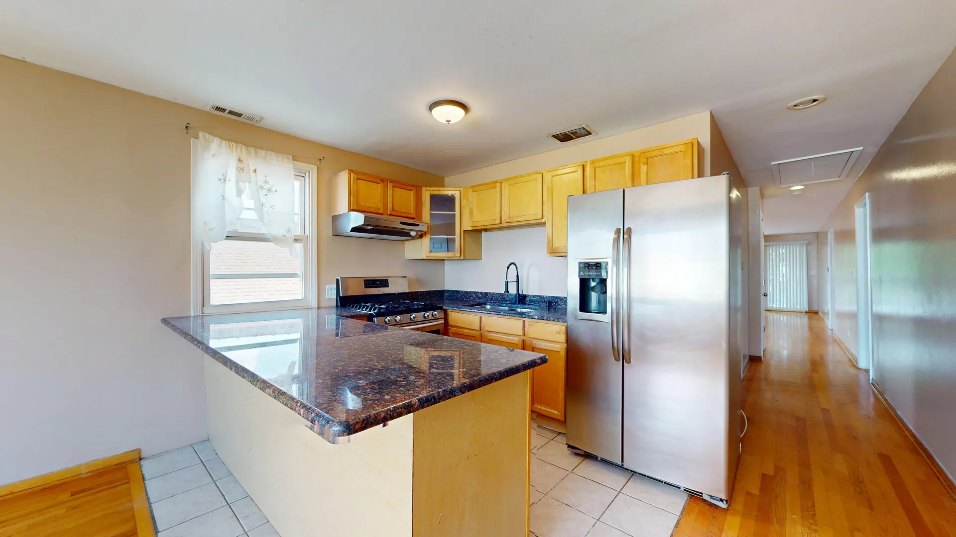5242 W Roscoe St, , 60641, USA 60641-Chicago-IL