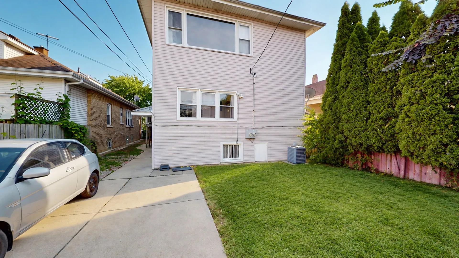 5242 W Roscoe St, , 60641, USA 60641-Chicago-IL