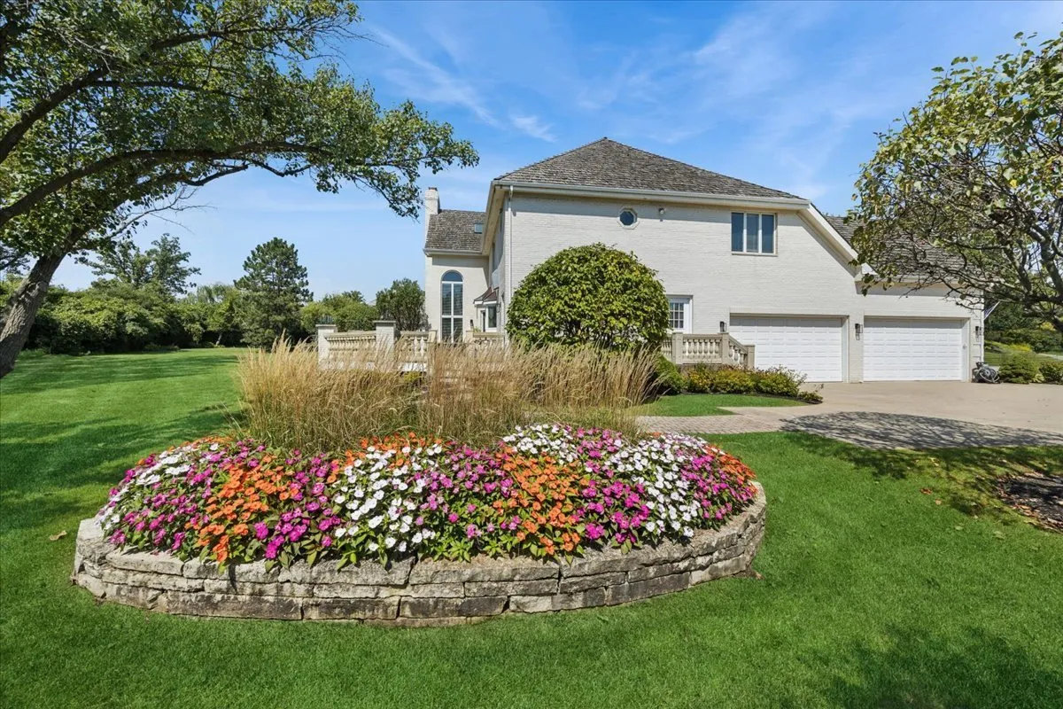 9200 Falling Waters Dr W, , 60527, USA 60527-Burr Ridge-IL