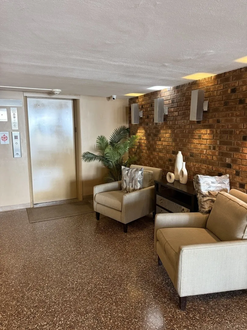 205 W Miner St, , 60005, USA 60005-Arlington Heights-IL