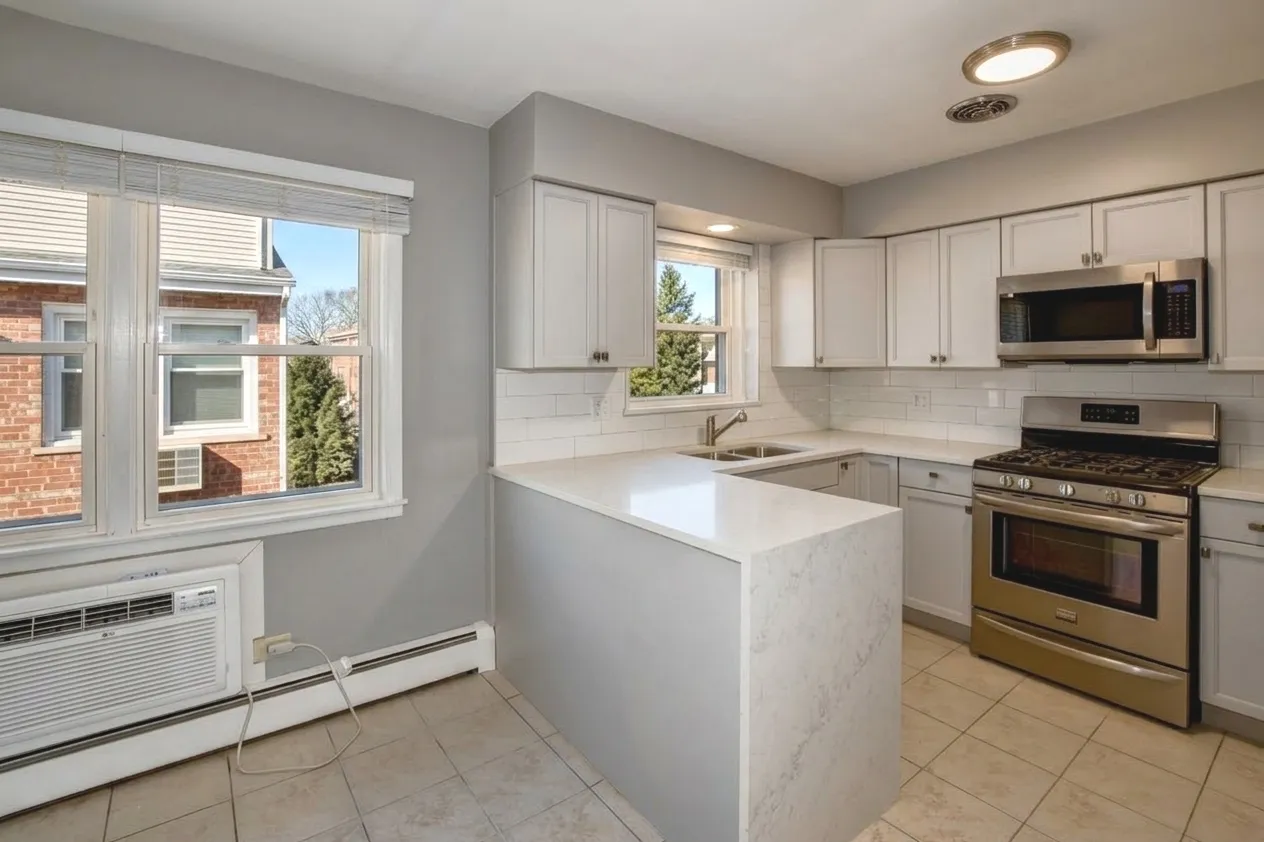 6925 N Rosemary Ln, , 60714, USA 60714-Niles-IL