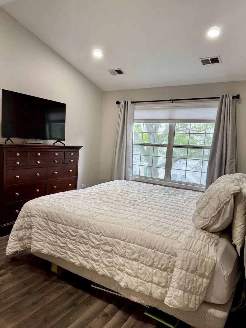 200 Chesterfield Ct, , 60193, USA 60193-Schaumburg-IL