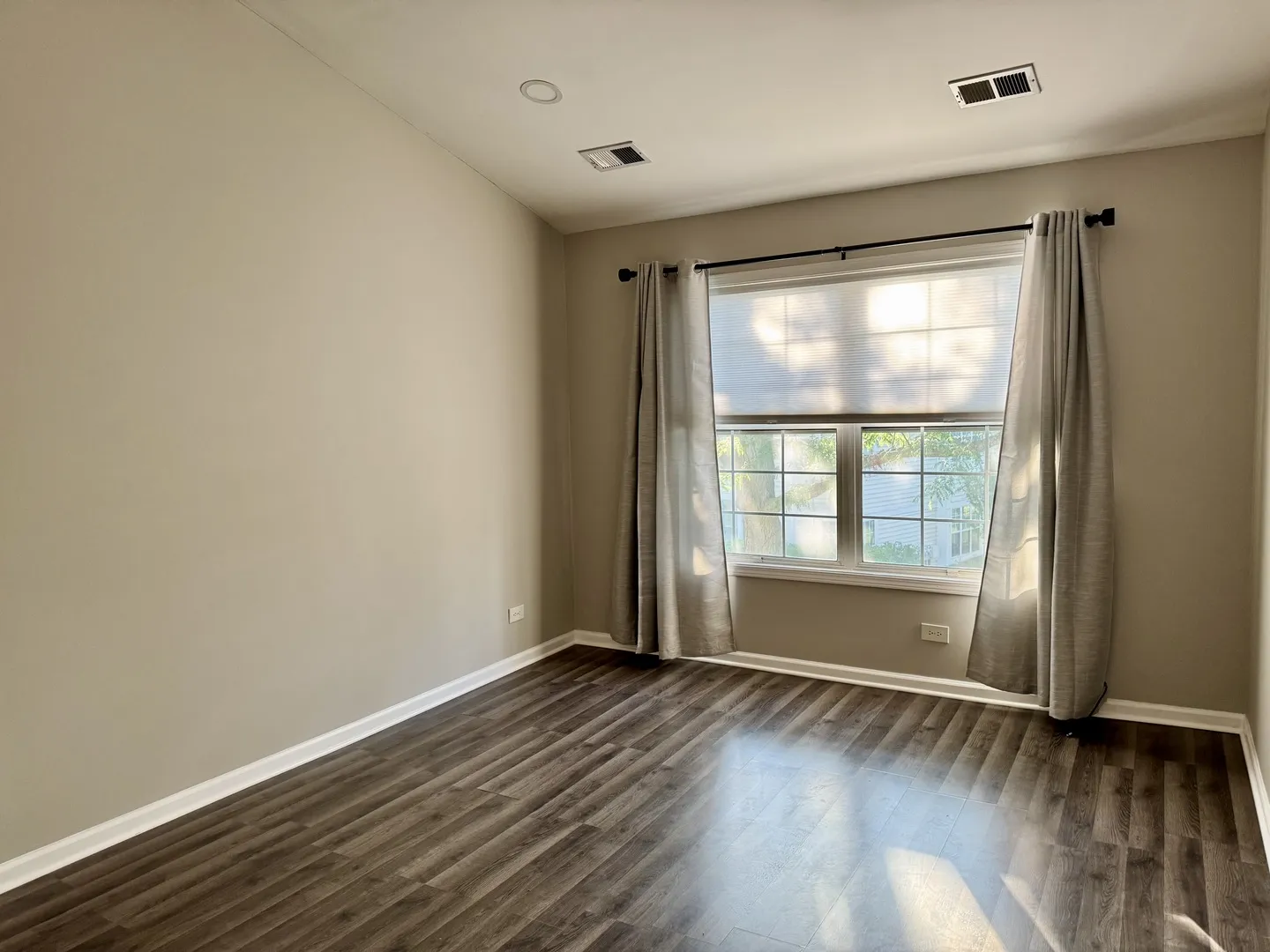 200 Chesterfield Ct, , 60193, USA 60193-Schaumburg-IL
