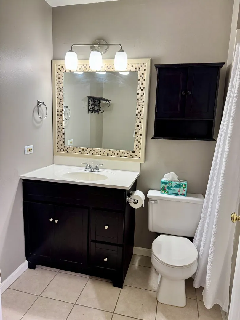 200 Chesterfield Ct, , 60193, USA 60193-Schaumburg-IL