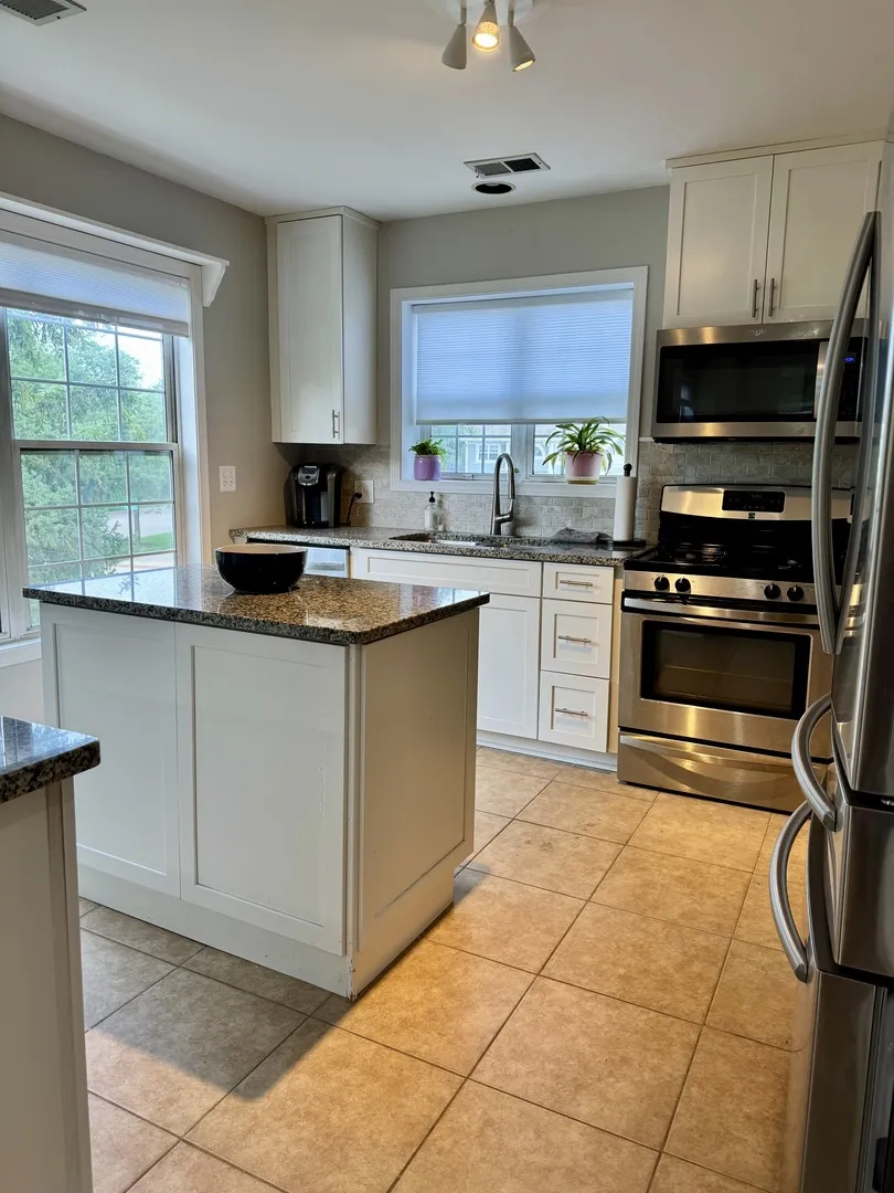 200 Chesterfield Ct, , 60193, USA 60193-Schaumburg-IL