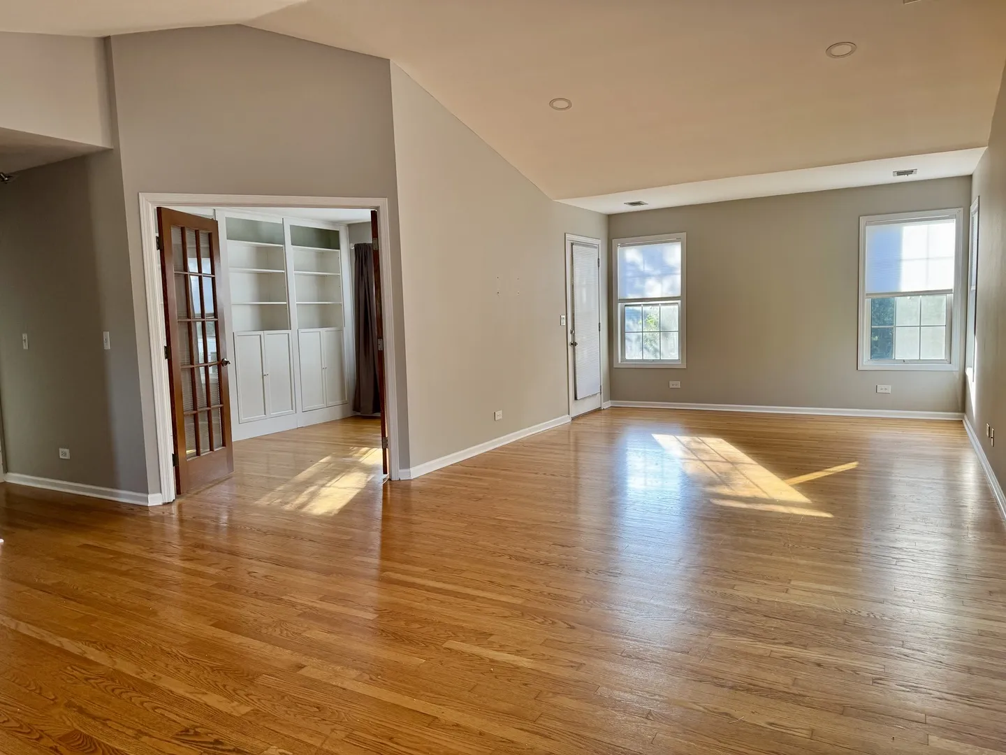 200 Chesterfield Ct, , 60193, USA 60193-Schaumburg-IL