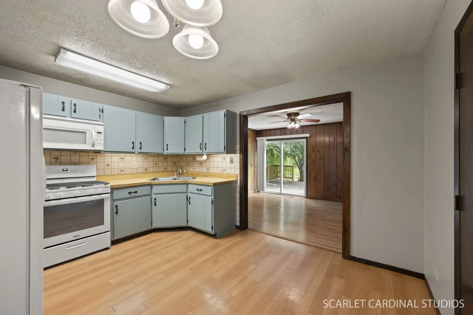 2S211 Sanchez Dr, ,  60555, USA 60555-Warrenville-IL
