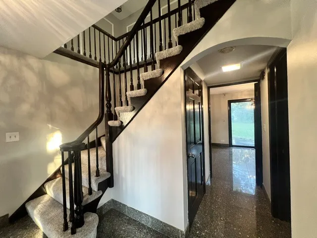 12 Kingston Dr, ,  60523, USA 60523-Oak Brook-IL