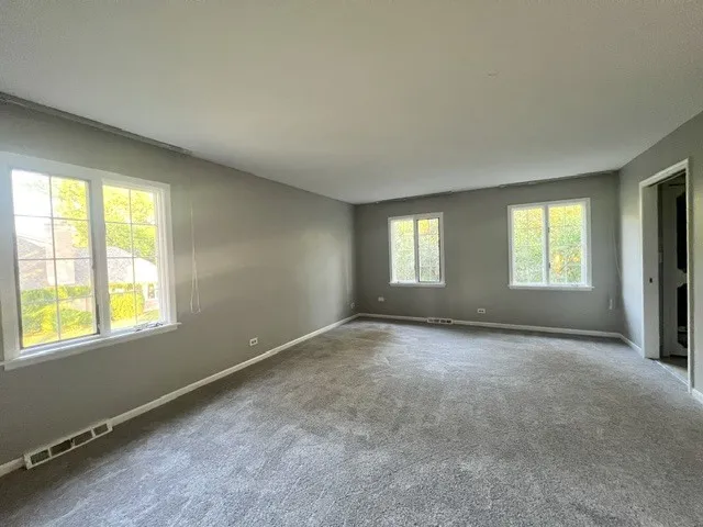 12 Kingston Dr, ,  60523, USA 60523-Oak Brook-IL