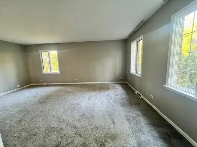 12 Kingston Dr, ,  60523, USA 60523-Oak Brook-IL