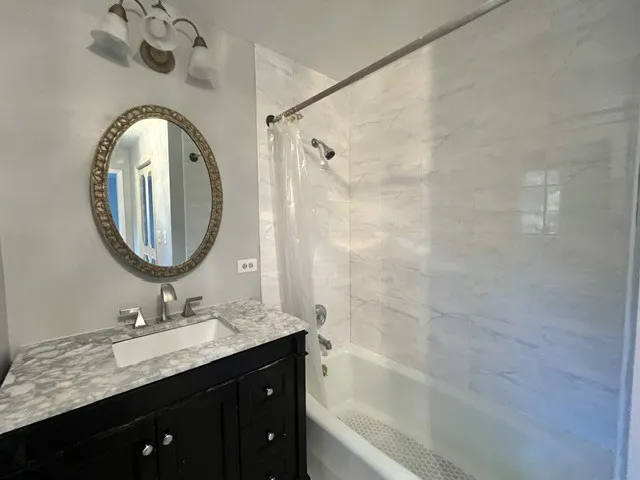12 Kingston Dr, ,  60523, USA 60523-Oak Brook-IL