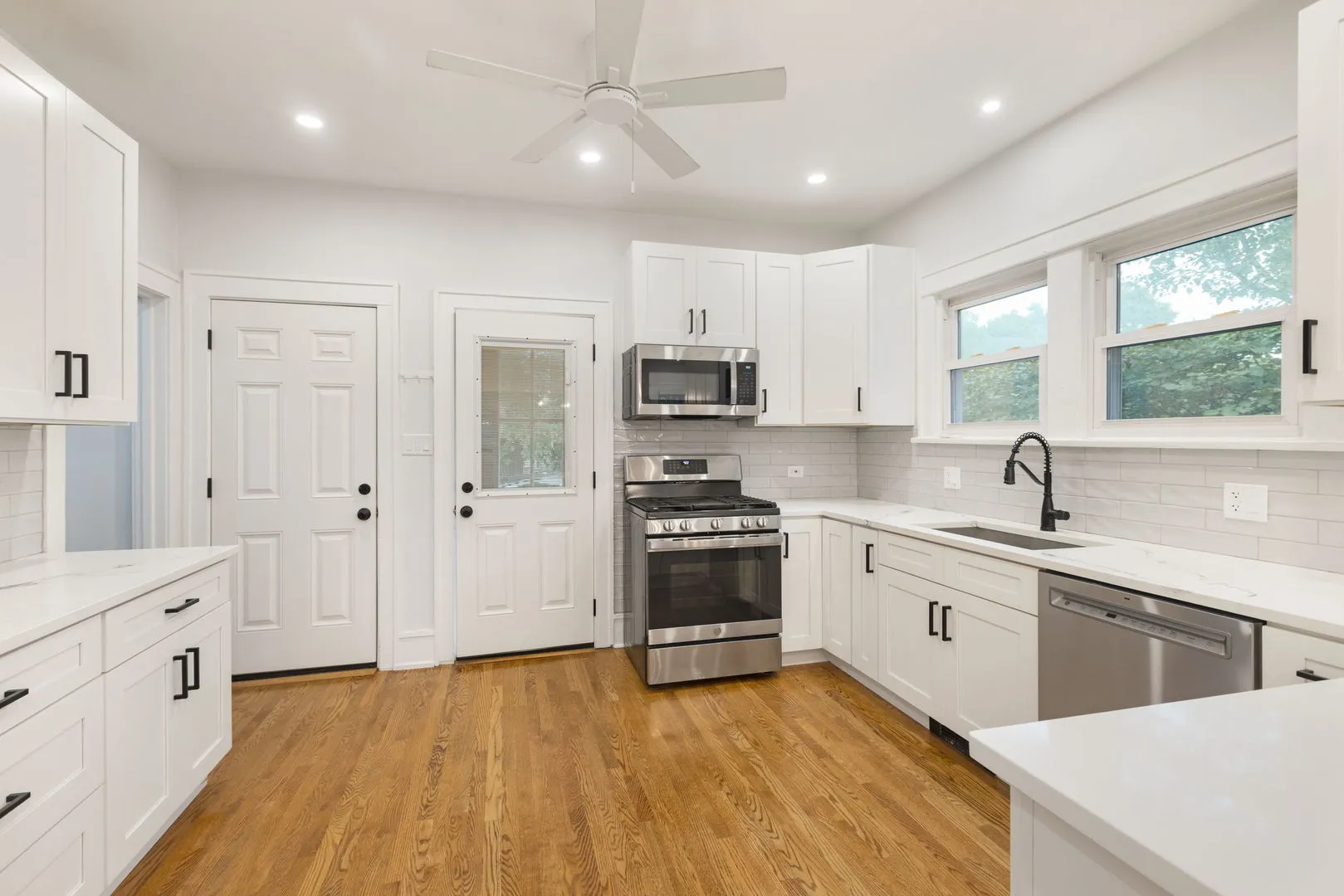 217 Ave, , 60040, USA 60040-Highwood-IL