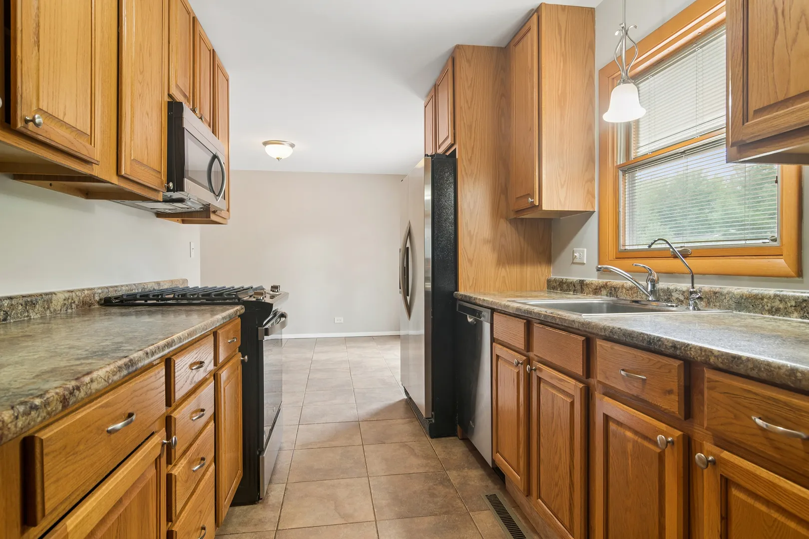 1525 N Patton Ave, ,  60004, USA 60004-Arlington Heights-IL