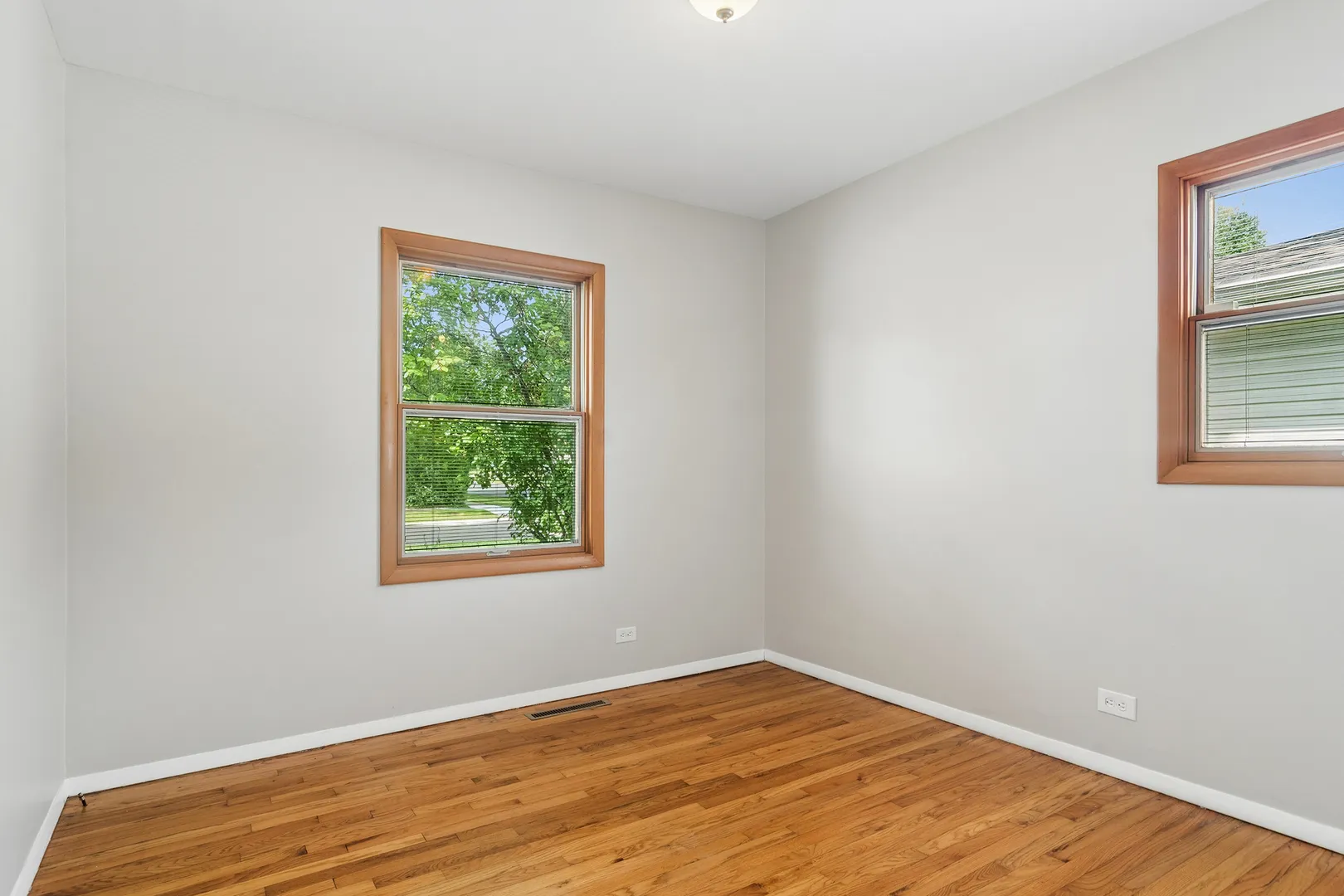 1525 N Patton Ave, ,  60004, USA 60004-Arlington Heights-IL