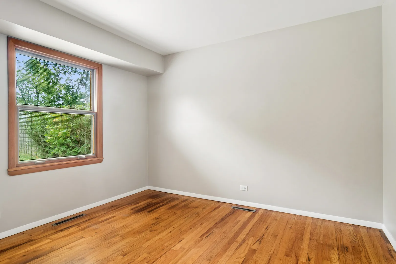 1525 N Patton Ave, ,  60004, USA 60004-Arlington Heights-IL
