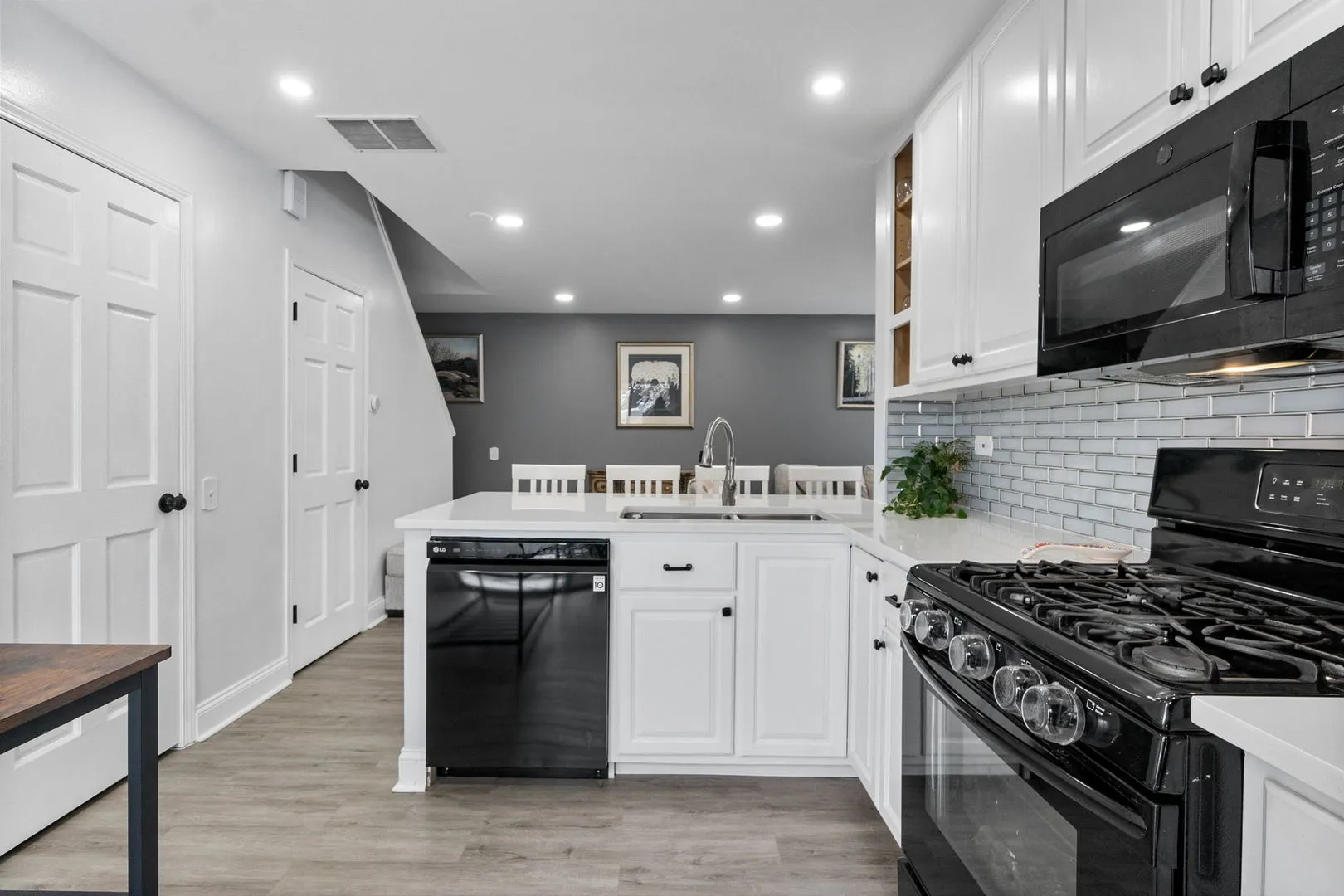 1688 Normantown Rd, ,  60564, USA 60564-Naperville-IL