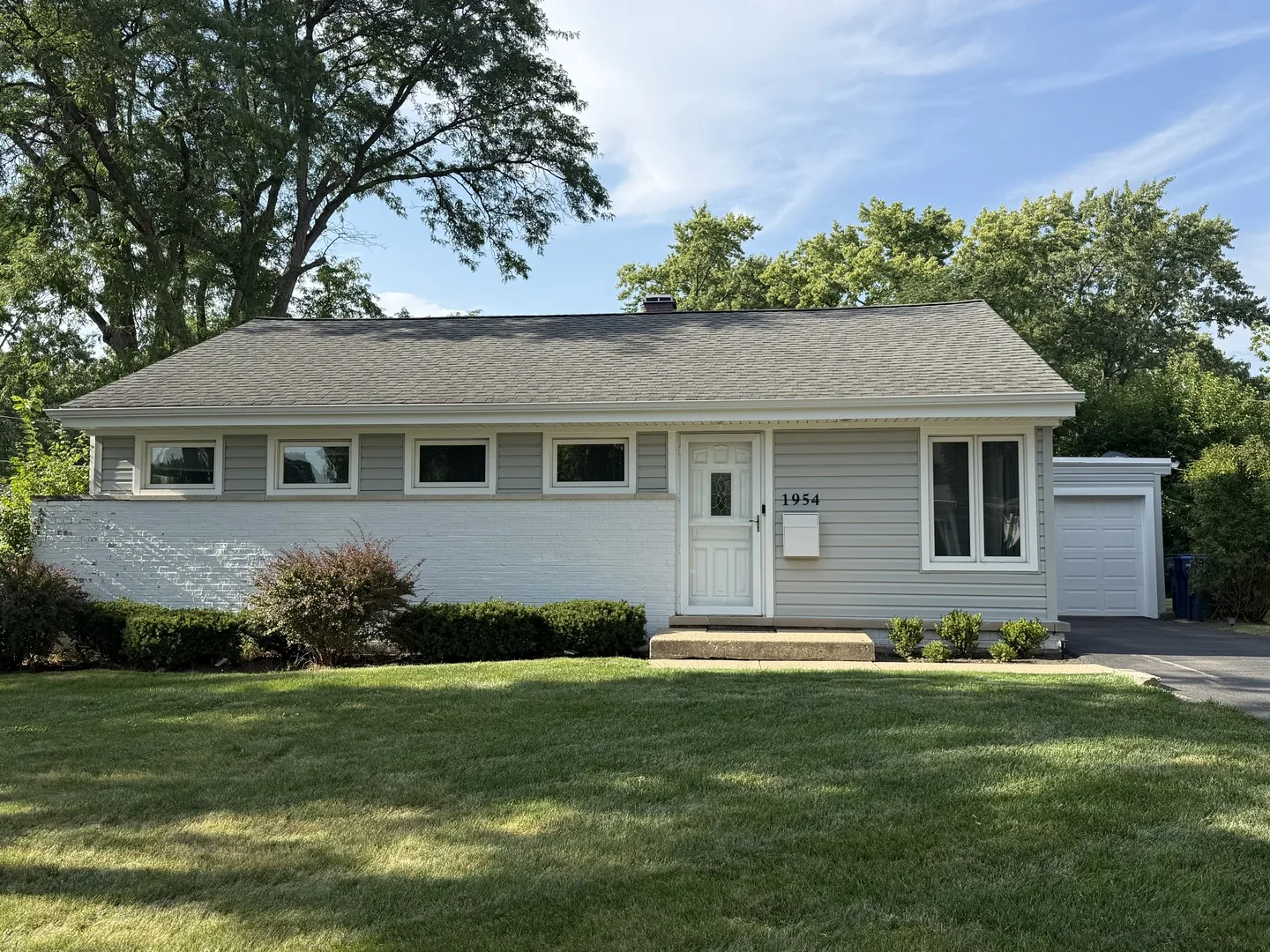 1954 Redwood Ln, ,  60062, USA 60062-Northbrook-IL