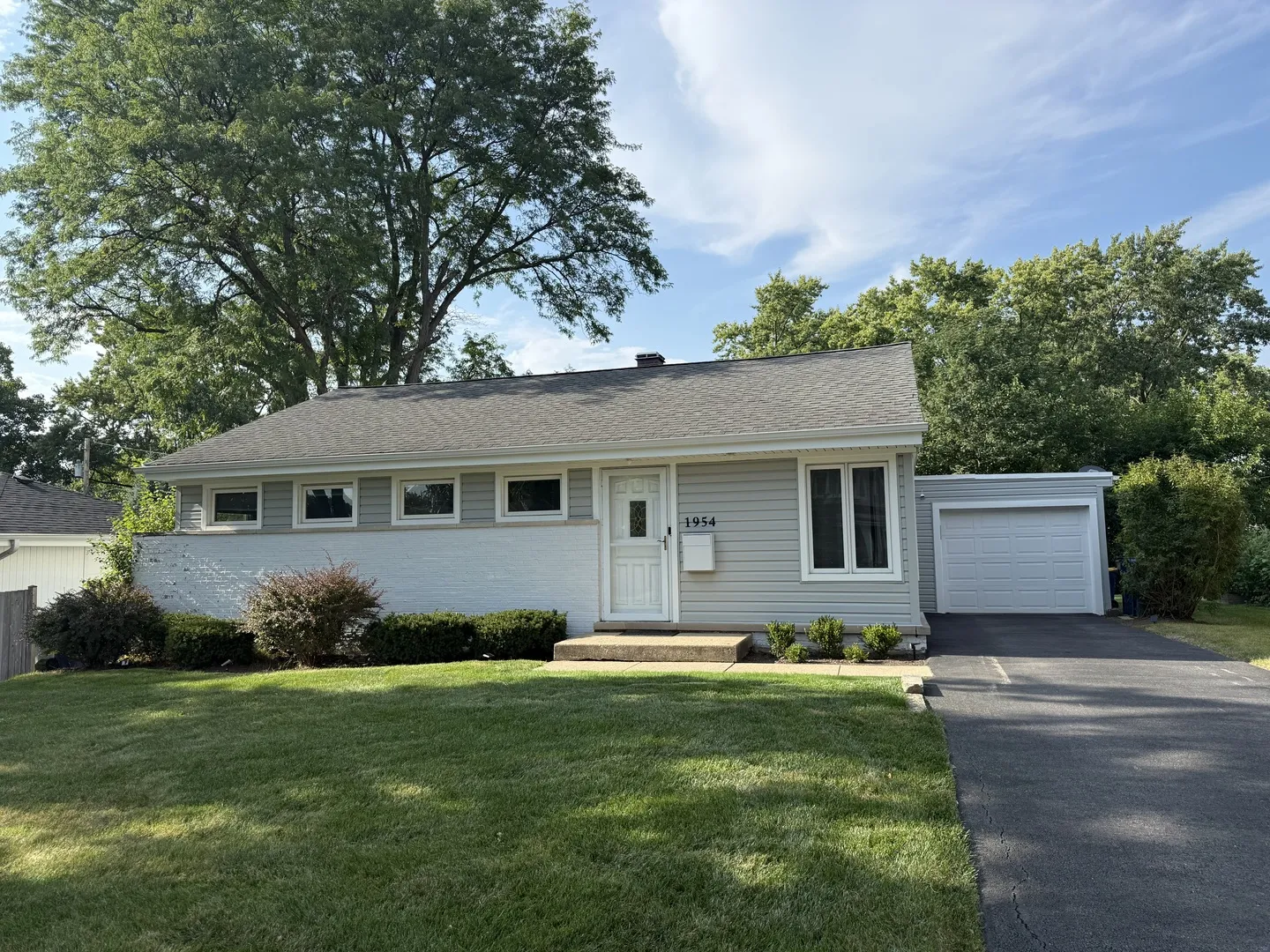 1954 Redwood Ln, ,  60062, USA 60062-Northbrook-IL