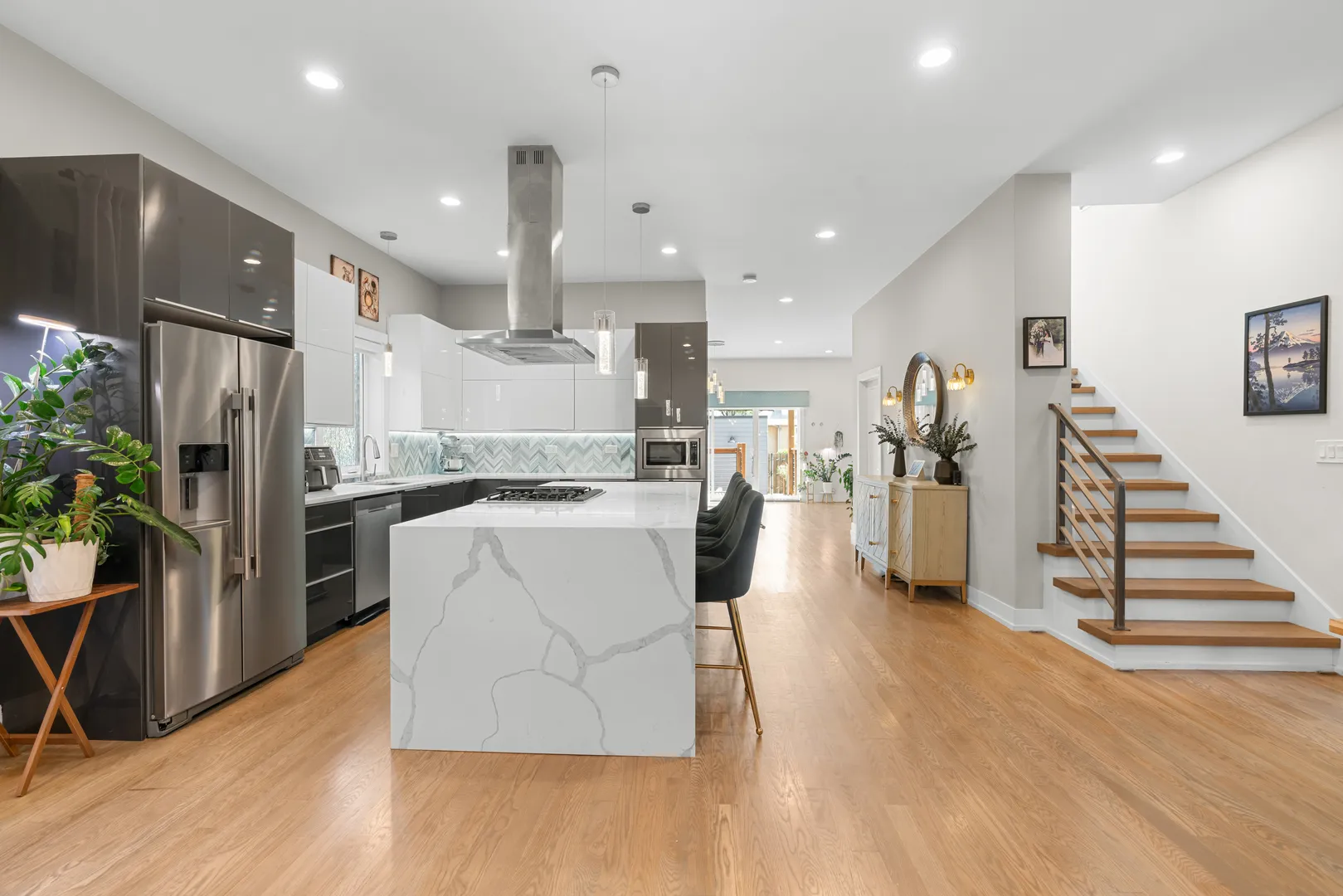 5047 W Winnemac Ave, , 60630, USA 60630-Chicago-IL