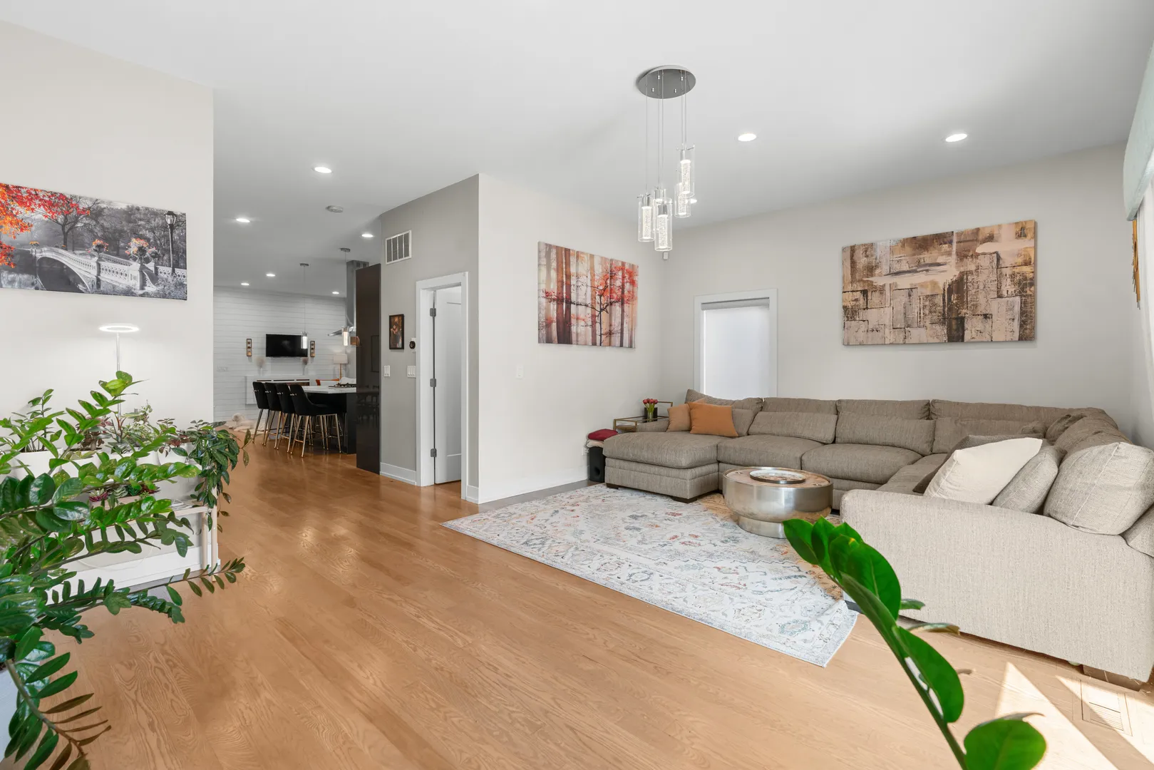 5047 W Winnemac Ave, , 60630, USA 60630-Chicago-IL