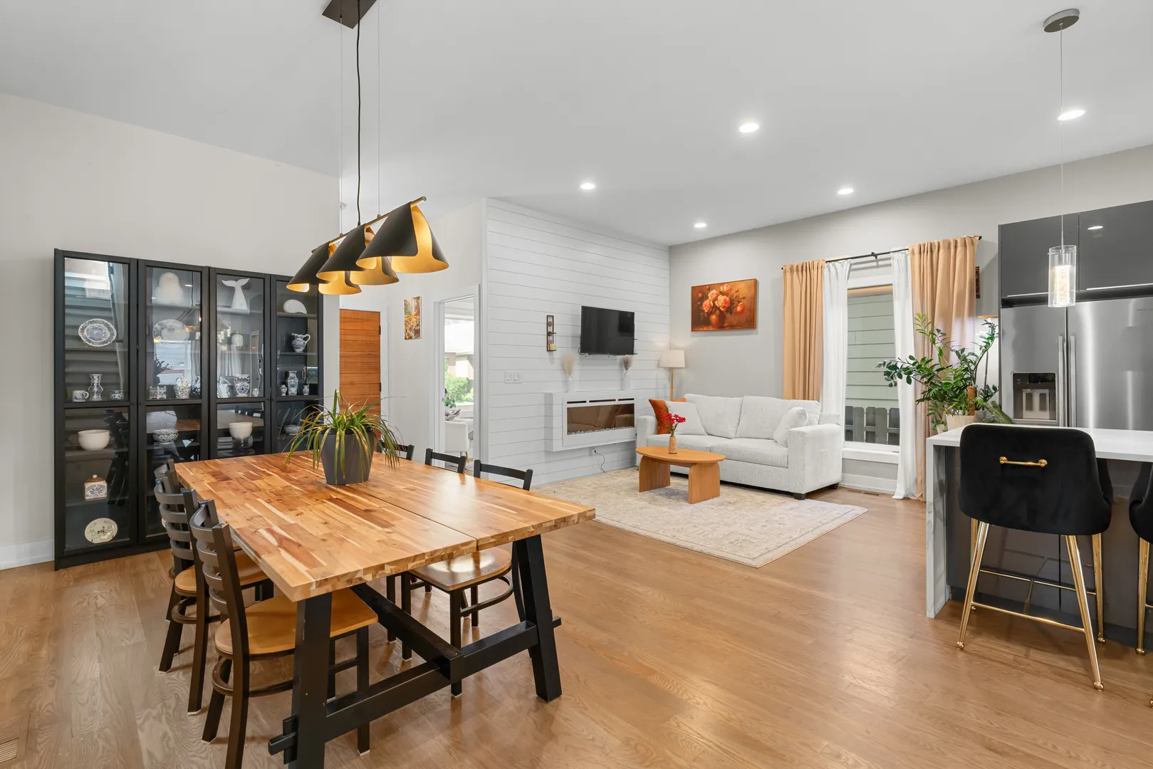 5047 W Winnemac Ave, , 60630, USA 60630-Chicago-IL