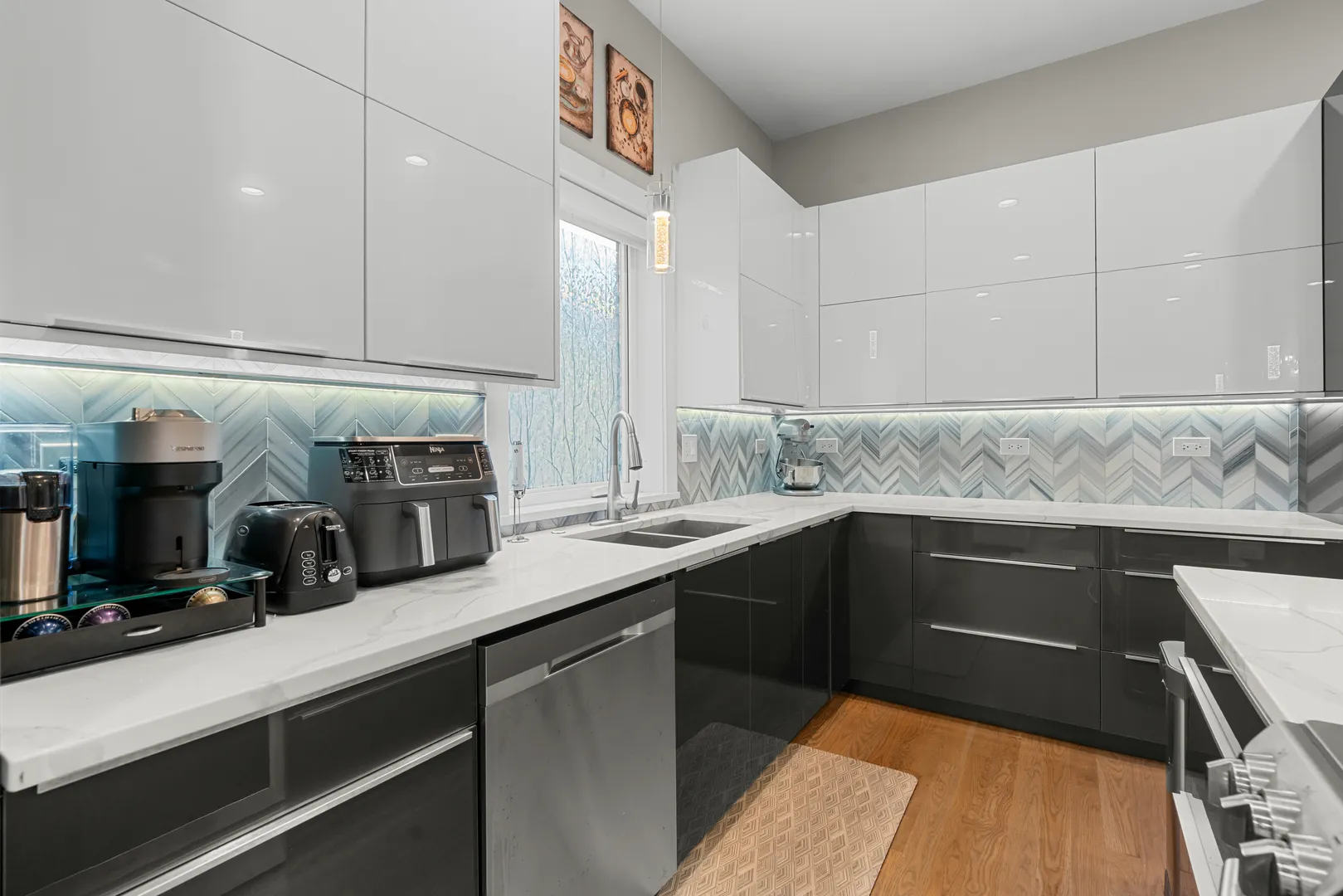 5047 W Winnemac Ave, , 60630, USA 60630-Chicago-IL