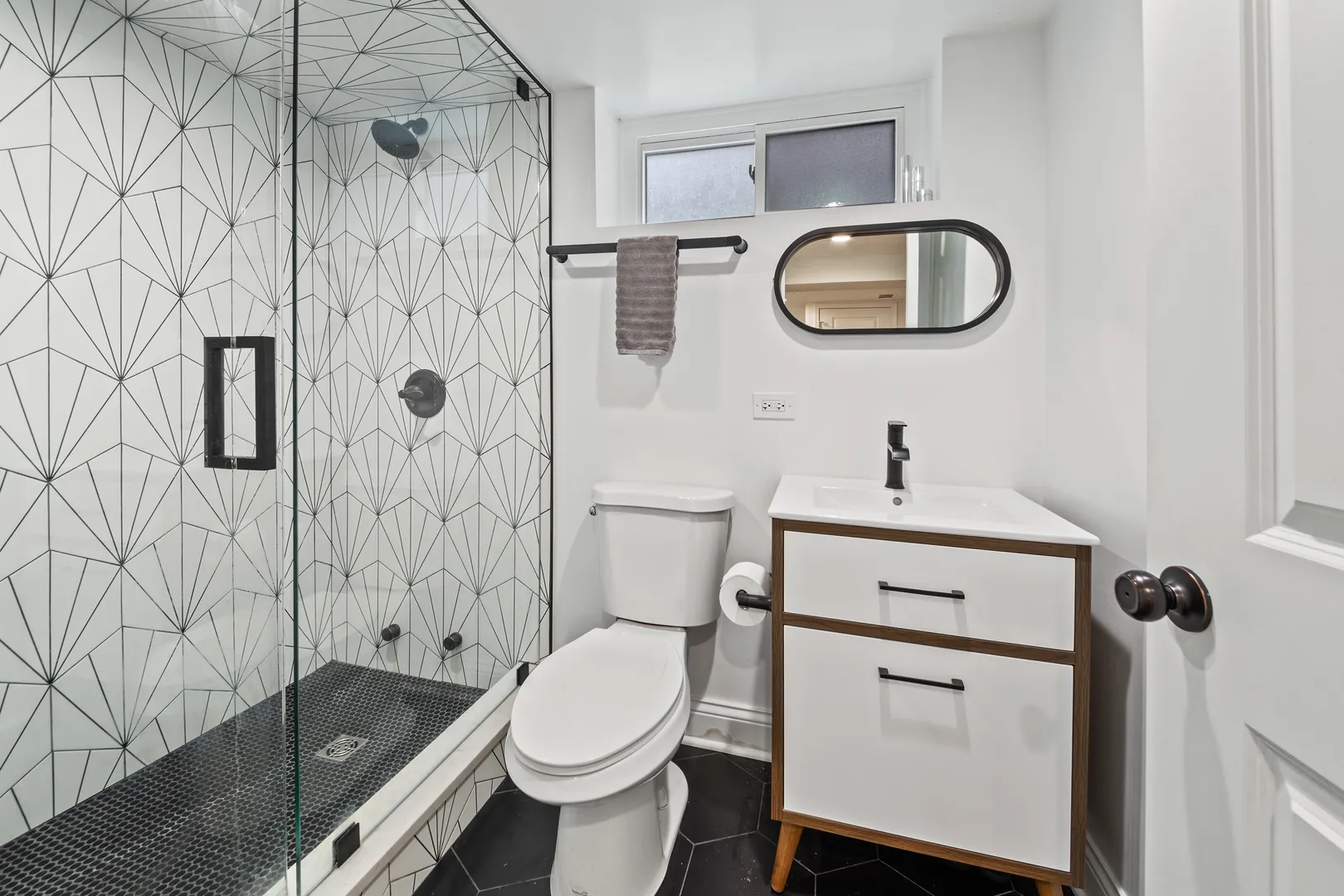 6114 N Lenox Ave, , 60646, USA 60646-Chicago-IL