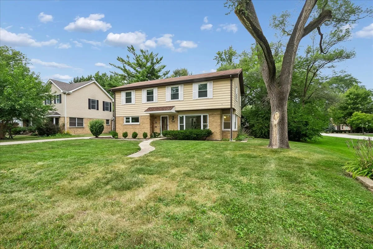 2272 Asbury Rd, , 60062, USA 60062-Northbrook-IL