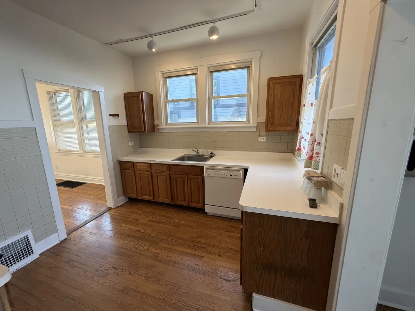 472 N Larch Ave, ,  60126, USA 60126-Elmhurst-IL