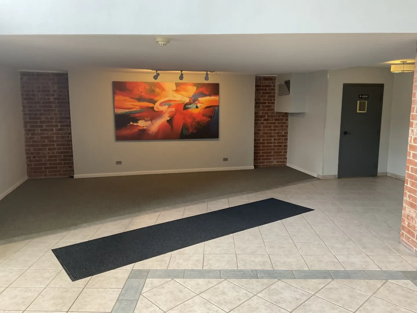 1515 E Central Rd, ,  60005, USA 60005-Arlington Heights-IL