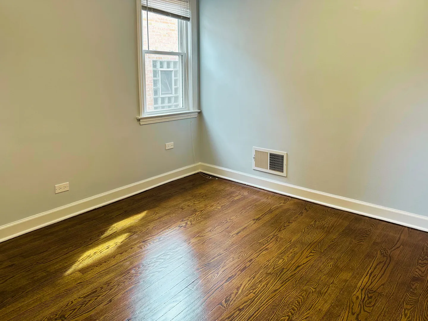 4952 Hull St, ,  60077, USA 60077-Skokie-IL